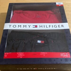 Tommy Hilfiger Red Sleep Set
